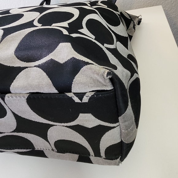 Coach Laura Signature Tote - Picture 3 of 13